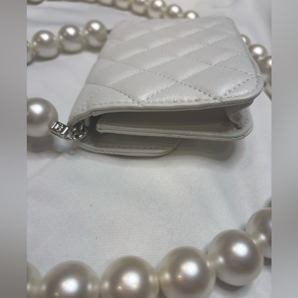 CHANEL MAXI PEARLS Clutch With Chain Bag - Picture 11 of 13